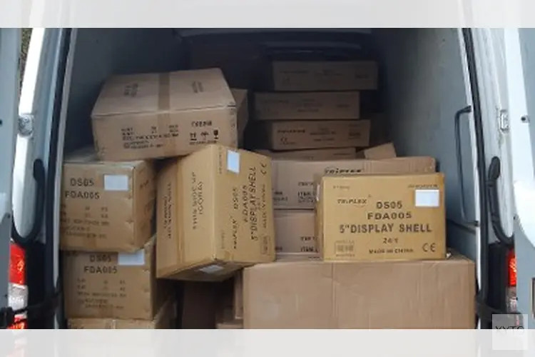 2600 kg illegaal vuurwerk in bestelbus