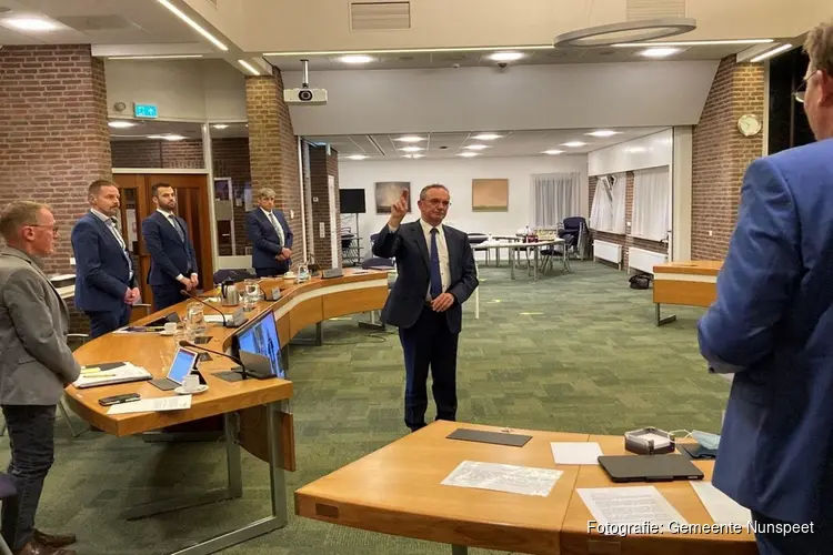 Pieter Teeninga beëdigd als wethouder Nunspeet