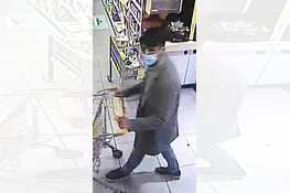 Gezocht: Wie stal een tas uit een winkelwagen?