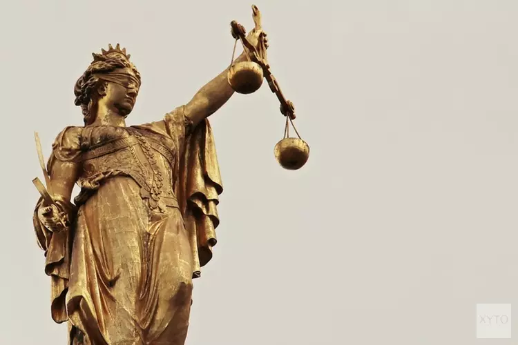 Man uit Lochem bestraft voor onder andere vernielen ruit politieauto rondom huis stikstofminister