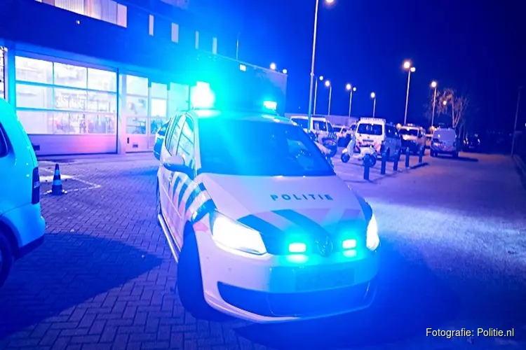 Bestuurder ramt meerdere geparkeerde auto&#39;s langs Oenenburgerweg