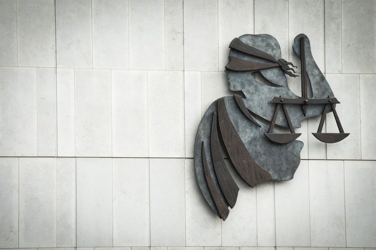 Vijftal veroordeeld voor diefstal lading parfumflesjes in Harderwijk