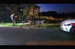Bestuurder belandt met bus in sloot na missen van bocht in Nunspeet, alcoholtest positief