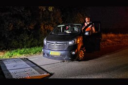 Bestuurder belandt met bus in sloot na missen van bocht in Nunspeet, alcoholtest positief