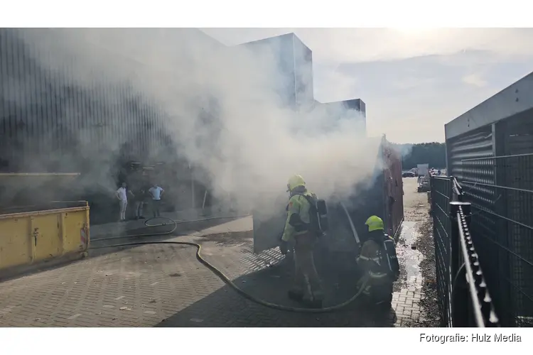 Brand in papiercontainer bij Stella in Nunspeet