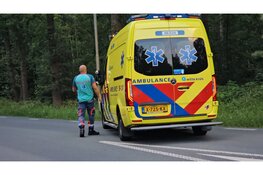 Automobilist botst tegen verkeersbord bij Elspeet en moet mee naar politiebureau na positieve blaastest