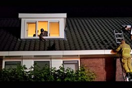 Kat houdt brandweer en buurt bezig in Nunspeet, maar redt zichzelf uiteindelijk