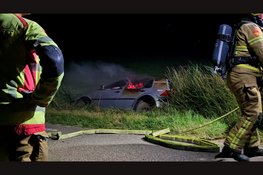 Auto volledig uitgebrand in Nunspeet