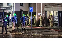 Blikseminslag veroorzaakt grote brand in appartementencomplex Nunspeet