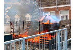 Felle brand op dakterras in binnenstad Harderwijk