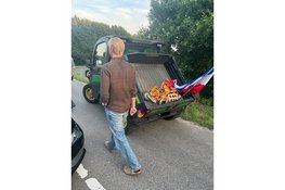 Vreedzaam boeren- en burgerprotest trekt aandacht langs A28 bij Ermelo/Horst