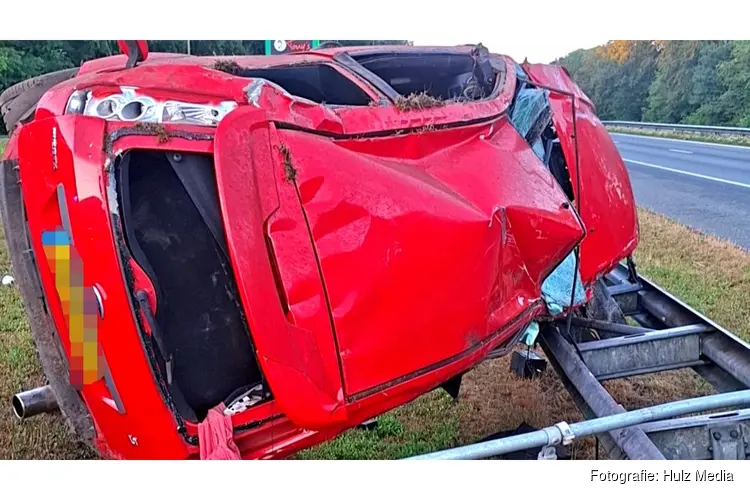 Twee gewonden bij heftig eenzijdig ongeval op A28 bij Wezep