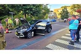 Auto gelanceerd na vermoedelijk intrappen van gaspedaal op parkeerplaats in Epe