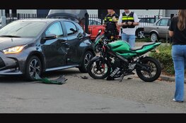 Brommer en auto botsen op Marconiweg in Nunspeet