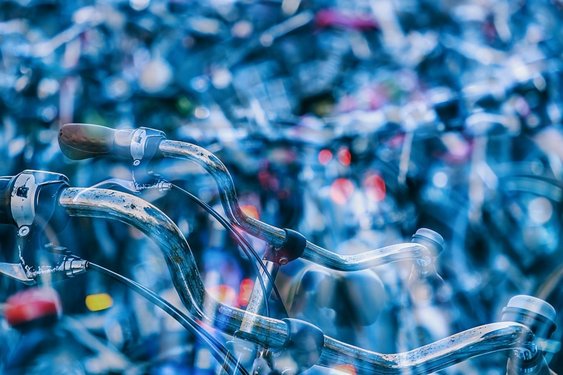 Gemeente Nunspeet verwijdert fietsen bij station tijdens opschoonactie
