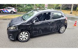 Forse botsing tussen twee auto’s op Eperweg in Nunspeet
