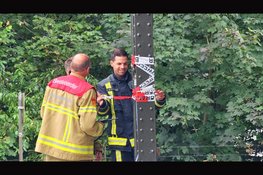 Brandweer zoekt naar brand bij NS-station Nunspeet, warme kabel aangetroffen