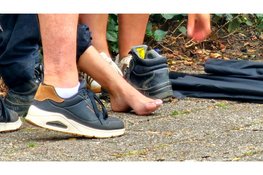 Meisje komt ten val met scooter op rotonde in Nunspeet