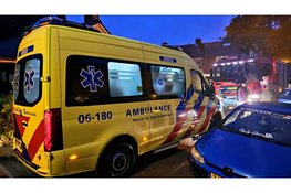 Man ademt rook in bij schuurbrand op ’t Harde