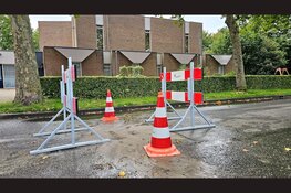 Waterleiding geknapt van Oenenburgkerk, deel wegen afgesloten
