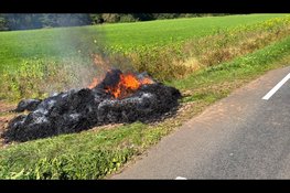 Op meerdere plekken brandend materiaal langs wegen aangetroffen: ook brand bij Putten