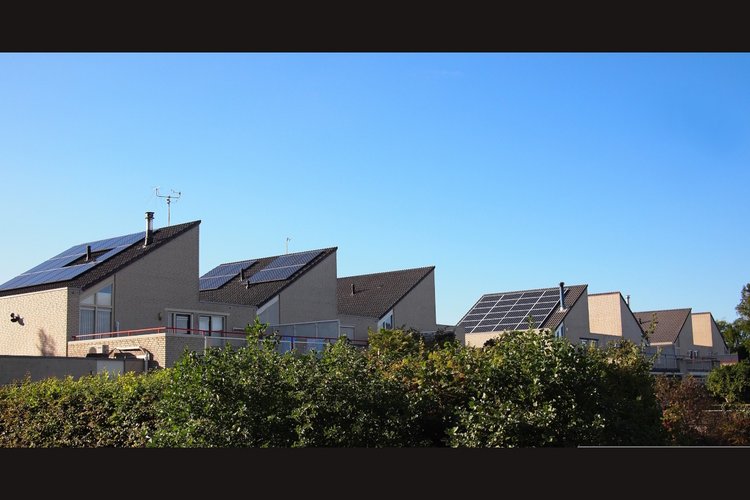 Zonnepanelen op je dak? In Gelderland gaat je rekening met 324 euro omhoog