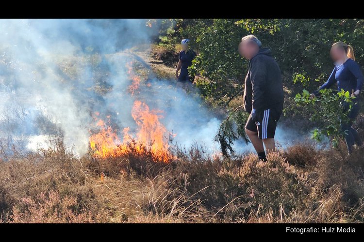 Omstanders voorkomen uitbreiding van heidebrand in Nunspeet