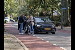 Vrouw in Nunspeet beroofd van sieraden na vraag om de weg