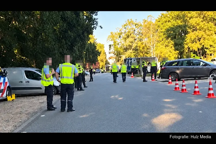 Grote politiecontrole in Harderwijk levert meerdere overtredingen op