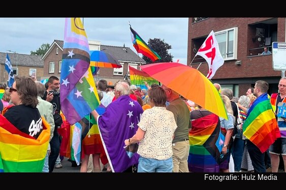 Oldebroek schrapt speciaal lhbtiq+-beleid: geen regenboogvlag meer bij gemeentehuis