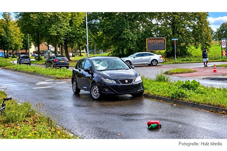 Fietsster gelanceerd bij aanrijding op Hoofdweg in Harderwijk